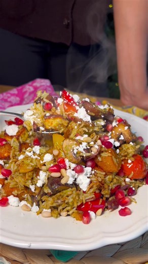 PESTO PANEER TRAY BAKE in honour of hurling ourselves into warm bowls of rice this winter season x This is SUPER easy, I’d genuinely just chuck whatever veggies you have into a bowl, and then add paneer, rice and pesto right at the end. It’s pretty good, not blow your socks off but not bad for a family friendly weeknight dinner. Pretty balanced too. Serves 2–3 Ingredients •\tAll The Aunties Garlic and Herb Paneer 200g, cubed •\tSweet potatoes 2 medium, sliced •\tRed pepper 1, sliced •\tMushrooms