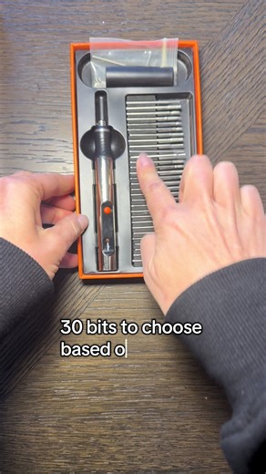 Customized engraver. Wireless, rechargeable, with 30 bits to use in 6 types of surfaces. #giftideasformen #giftsformen #engraver #customizer #uniquegifts