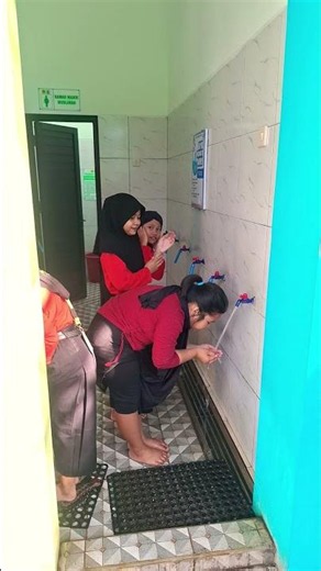 Wudu before prayer #sin #school #dhuhatime #kids #prayer #funny #class #learning #school