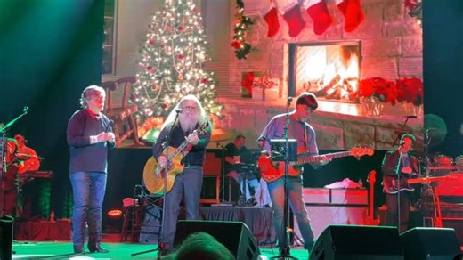 @thealabamaband & Jamey Johnson perform “Christmas In Dixie.” Merry Christmas. | Jamey Johnson