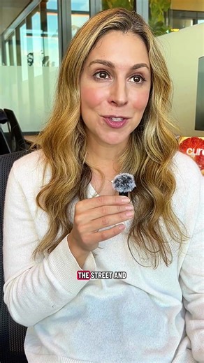 Cure’s founder, Lauren Picasso, worked full time at Jet.com but knew she wanted to create something of her own. What does it take to start a business? Clear vision, drive, and after-work overtime in the W Hotel lobby! #startup #femalefounder #curehydration #electrolyte #businessowner