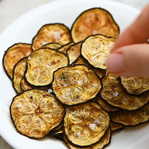 12K views · 228 reactions | Recipe: https://therecipecritic.com/zucchini-chips/ Need something to do with all of that fresh zucchini in your garden? I highly recommend you try this simple recipe for homemade zucchini chips! Simple to make and baked in the oven, these are a light, fun snack! | The Recipe Critic | Facebook