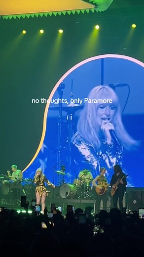 Hayley Williams: Paramore Concert Highlights