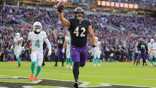 Highlight: Patrick Ricard Makes One-Handed Touchdown Catch vs. Dolphins