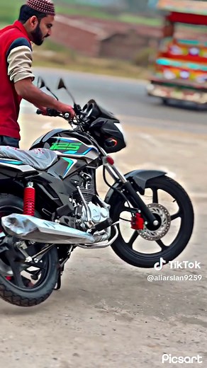 Explore the New 2025 Honda CB125F Model Features