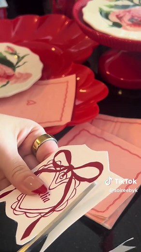 Create Name Place Cards for Galentine's Party