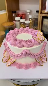 14K views · 524 reactions | Butterfly cake design 曆曆 | Artist Cake Ideas | Facebook