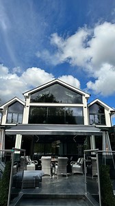 Here’s a sneak peek into this contemporary family home in Hadley Wood 🏡 Listed with @itsdanniewalton | The Luxury Home Show