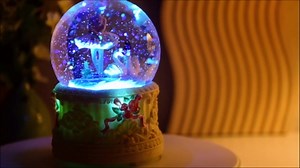 Ballerina Snow Globe Music Box - Swan Lake Gift for Wife Girlfriend Daughter Girls Birthday Christmas Valentine Anniversary Present Wind-up Water Globe Ballet Musical Box with Light Play SWAN Lake