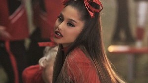 Ariana Grande estrenó su nuevo video