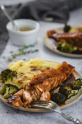 Bourbon Glazed Salmon Recipe - Ready in 30 Minutes!