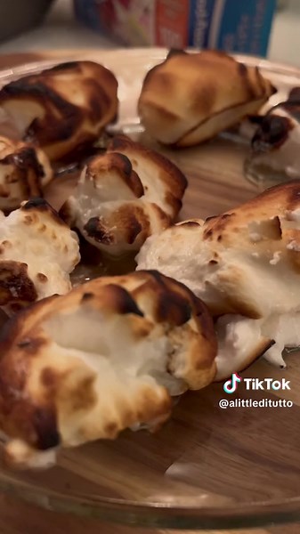 fluffy and soft meringue 2 ways! #easyrecipe #cook #summer #food #foodie #foodtiktok #foodlover #foodtok #fyp #foryou #foryoupage #cookwithme #meringue