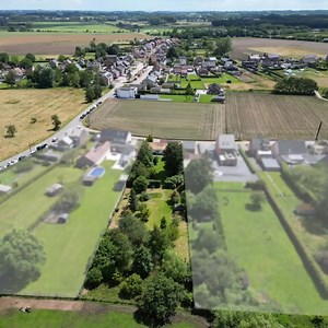 𝐓𝐞 𝐤𝐨𝐨𝐩: Landelijk gelegen charmante hoeve op een prachtig groen perceel van 29 are in Diepenbeek. 🏡Elshouterbosstraat 6, 3590 Diepenbeek Meer informatie: https://www.immotopinvest.be/nl/panden-te-koop/23081/ | Immo Top Invest