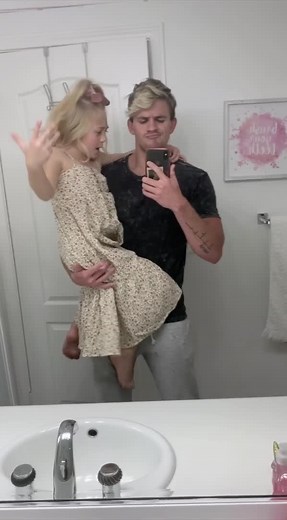 Plot twist 👶🏼 ➡️ 👧🏼 ➡️ 👩🏼