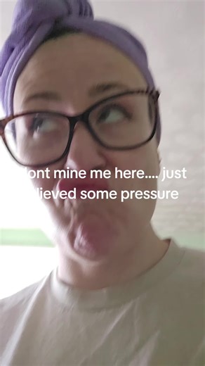 Time to let Thor know I mean business just barking back at him. #farting #fartsarefunny #fart #smelly