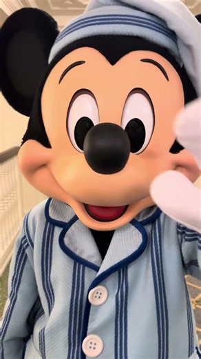Mickey’s Pajama Greeting 💤❤️ | 🇭🇰Hong Kong Disneyland Hotel