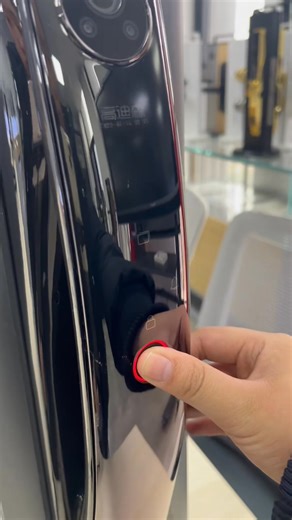 🔒🔥 Fast fingerprint. Bold design. Watch the fingerprint test in action — quick response, smooth access, and a smart lock with a look that stands out. Security that works, design that catches eyes.#Smartlock #FingerprintLock #digitallock #doorlocks #factory #Lock #SmartHome #facerecognition | Gaodisen smart lock