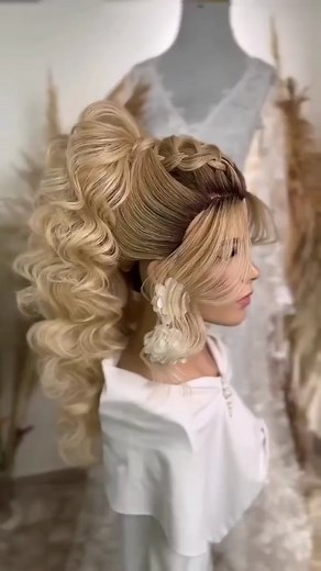 ‎شینیون‎ on Instagram‎: "❤️‍🔥بریم که یه آموزش فوق‌العاده کاربردی ببینیم سلام قشنگا از مراحل آموزشی این کلیپ نهایت استفاده رو ببرید و یه شنیون پرکار و زیبا بزنید♥️⛈️سیو کن که کلی به کارت میاد @eli_naz_shinion . . . . . . . . . . edit: eli_naz_shinion By: eupaulomilitao #شینیون #شینیونمو #شینیون_تخصصی #شینیون_عروس #شینیون_مجلسی"‎