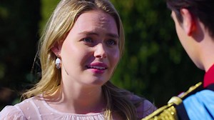 Today on Neighbours – Who’s happy to see these two back together? 😍 | Neighbours