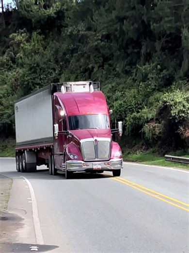 Antares: The Beauty of Kenworth T800 and T680