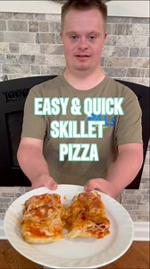 Easy and Quick Skillet Pizza 🍕🍕🤘😎🤘🍕Craving a quick and delicious meal? Look no further than our easy skillet pizza made with a sizzling hot cast iron skillet! Start by greasing the skillet with flavorful bacon fat, allowing the crust to absorb that savory taste. Next, layer on gooey mozzarella cheese and zesty pepperoni, followed by a generous drizzle of rich pizza sauce. For a unique twist, place a lightly toasted Turano roll atop the ingredients, creating a delightful contrast of texture