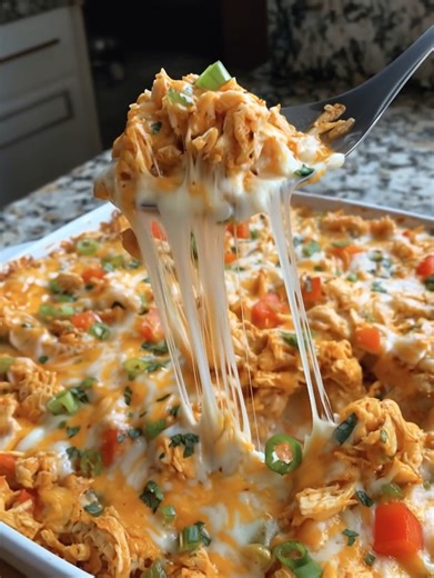 Fajita Chicken Casserole Ingredients: 4 cups shredded cooked chicken (about 3 large breasts) 2 cups instant rice (uncooked) 1 can (10.5 oz) cream of chicken soup Full recipe 👇 💬 | Old fashioned recipe