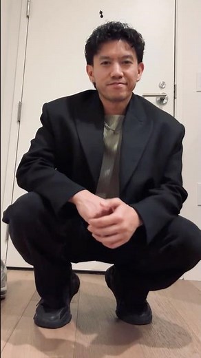 Cropped Men’s Oversized Blazer from #Zara - LOVE this 2025 menswear trend!