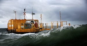 Scientists work to harness power from Hawaii’s waves