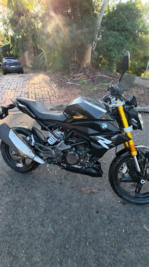 2023 BMW G310R 3,000 km For sale Located Eltham Vic 3095 www.maxxmotorcycles.com.au