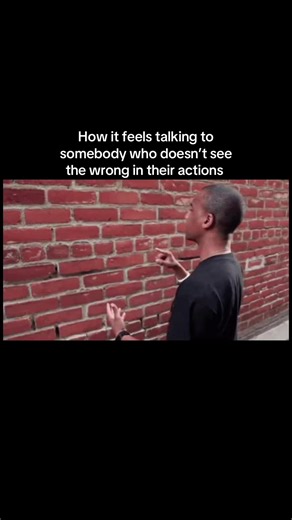 Understanding Conversations with Unaware People