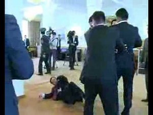 Must Watch: Men in Suits Fight it out!!