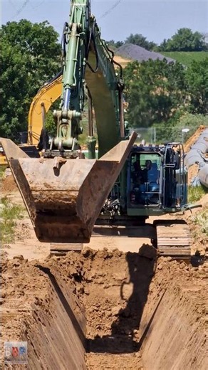 Hitachi ZX470 m. Profillöffel, Pipelinebau