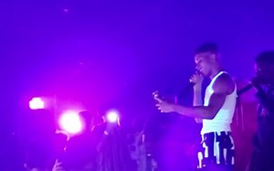 【竖屏】NLE Choppa 现场表演 Shotta Flow！宠粉时间到了！