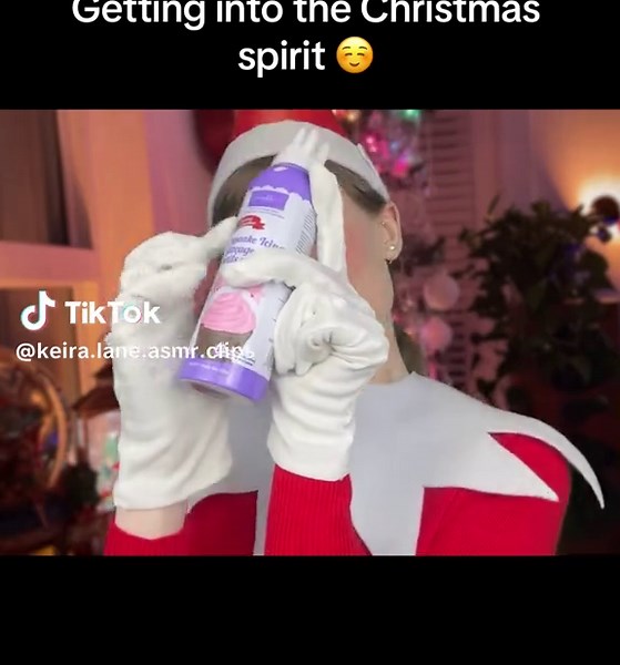 Woooooohooo I’m cozy #asmr #elfontheshelf #christmasasmr ☃️❤️🧑🏻‍🎄🎄