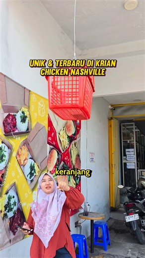 Krian, Sidoarjo Barat on Instagram: "🐔 Ayam Si Paus — Nikmatin ayam filet juicy tanpa tulang, tinggal santap tanpa ribet! ✨ Pilihan Saus (bisa dengan nasi atau burger — rekomendasi: BURGER!) • Nashville – ayam dilumuri minyak berempah khas Amerika dengan cita rasa pedas gurih yang wangi • Fire – sensasi pedas nagih yang bikin semangat • BBQ – manis smokey bikin ketagihan • Cheese – creamy gurih ngeju lumer di mulut 🔥 Versi Geprek juga ada! Pilih sambal favoritmu: • Bawang – klasik pedas gurih