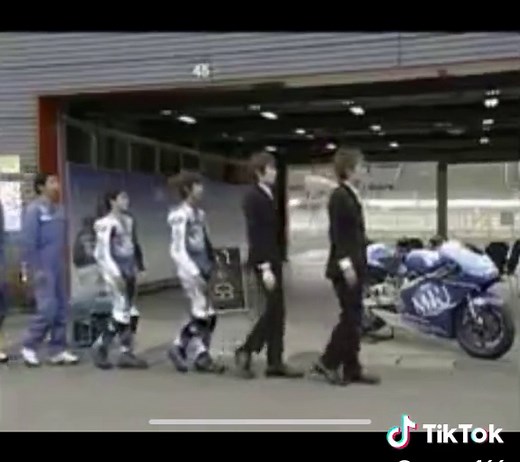 アルゴリズム行進で楽しむピタゴラスイッチ