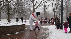 Get ready for SNOW much fun - Frosty Fest is coming to Viking Park on Saturday, January 4 (10:30am-1:30pm)! This event is sponsored by our friends Honey Orthodontics: Braces and Invisalign by Oana Honey Gurnee IL! | Gurnee Park District