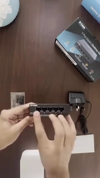 Game changer fast & robust metal casing switch DGS-105GL #dlinkindonesia #network #dlink #switch #metal | D-Link