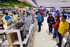 Elektronik China Banjiri RI, Pengusaha Lokal Kritisi Aturan Lartas Impor