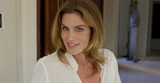 Cindy Crawford Gets Real About Her Nude Shoot With A Snake