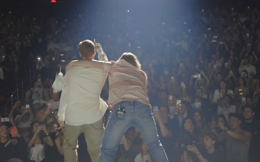 The Kid LAROI,和贾斯丁比伯现场演唱《Stay》