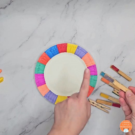 171K views · 358 reactions | Paper Plate Color Match Activity for Kids This simple DIY is a great way to help young kids practice color matching, as well as strengthen their fine motor skills (Small muscles in the hands and fingers) It makes a great busy bag to add to your toy rotation or take it with you while you're travelling. | Taming Little Monsters | Facebook