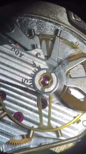 First ever battery operated watch in action! 🔋⚡️ #watch #watches #watchmaking #hamilton #innovation