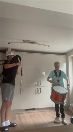 Mastering Snare Drum Techniques with Bagpipes