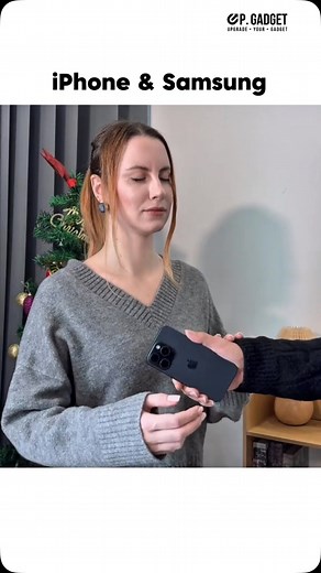 36K views · 10K reactions | Wkwk #iphone #samsung | Up.Gadget | Facebook