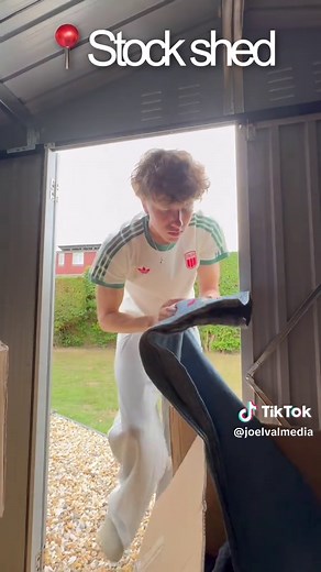 I found the cure to jeans that are too small for you… Episode 6 of “you don’t need money to dress well” #diy #fashion #fashionhack #jeans