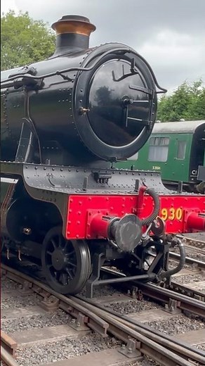 GWR 4930 ‘Hagley Hall’ at Bridgnorth, SVR