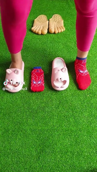 Which socks are suitable for her_ 🖐️😲🦶 excellent video _viral _shorts _trending