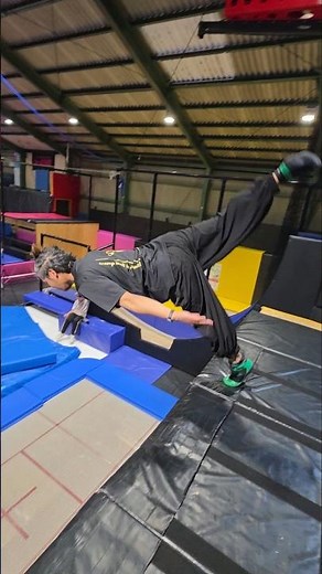 体操×ウォールトランポリン #運動 #ウォールトランポリン #トランポリン #tricking #parkour #体操 #acrobatics #trampoline #flip