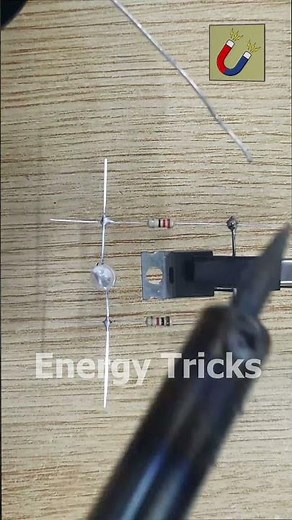 Unique LED Blinker Circuit Without PCB ⚡ DIY LED Strobe Circuit #shorts